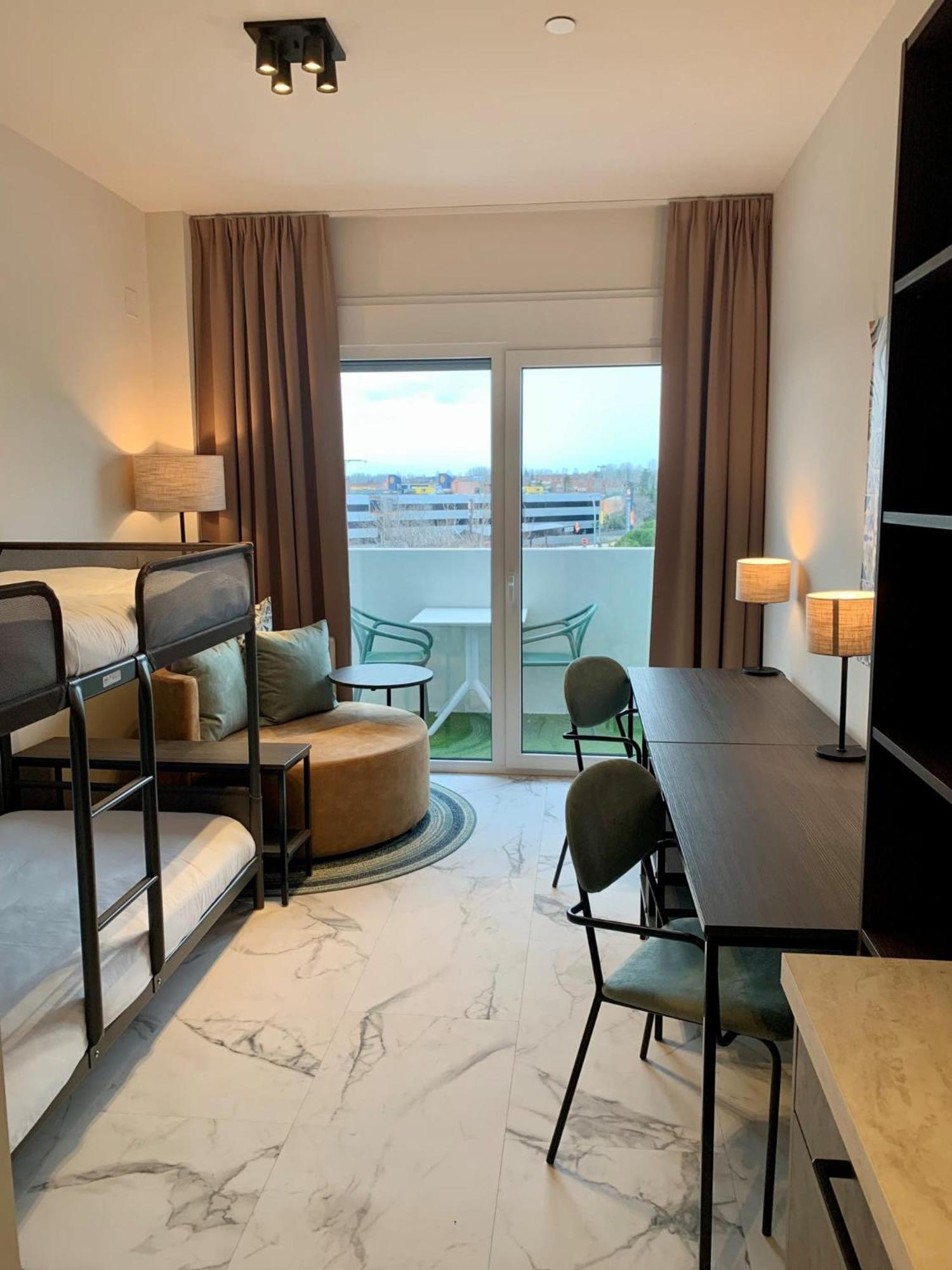 Student Experience Madrid Pozuelo - Luxury Hostel Посуэло-де-Аларкон Экстерьер фото